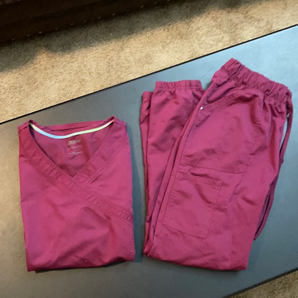 Maroon scrub set